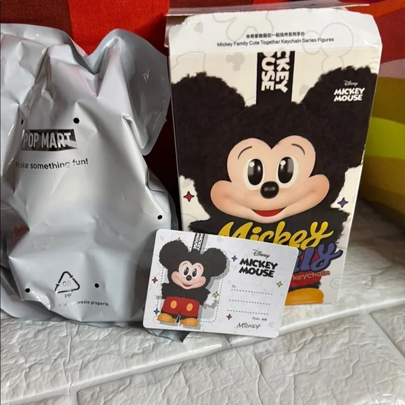 Confirmed Mickey Disney Mickey Mouse Collectible Keychain - Black and Red - Picture 1 of 5